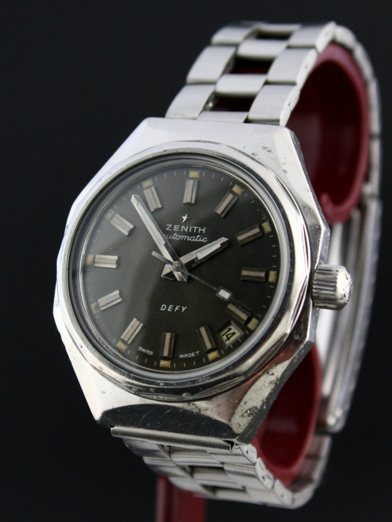 ZENITH Defy - side